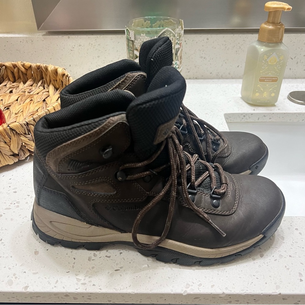 Women’s Columbia Newton Ridge Plus Waterproof Hiking Boots